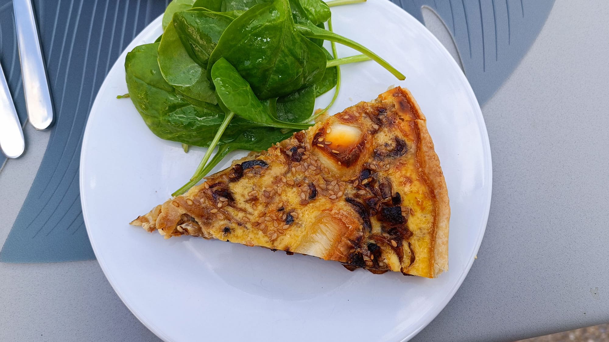 Recette Tarte chèvre miel, oignons et sésame !